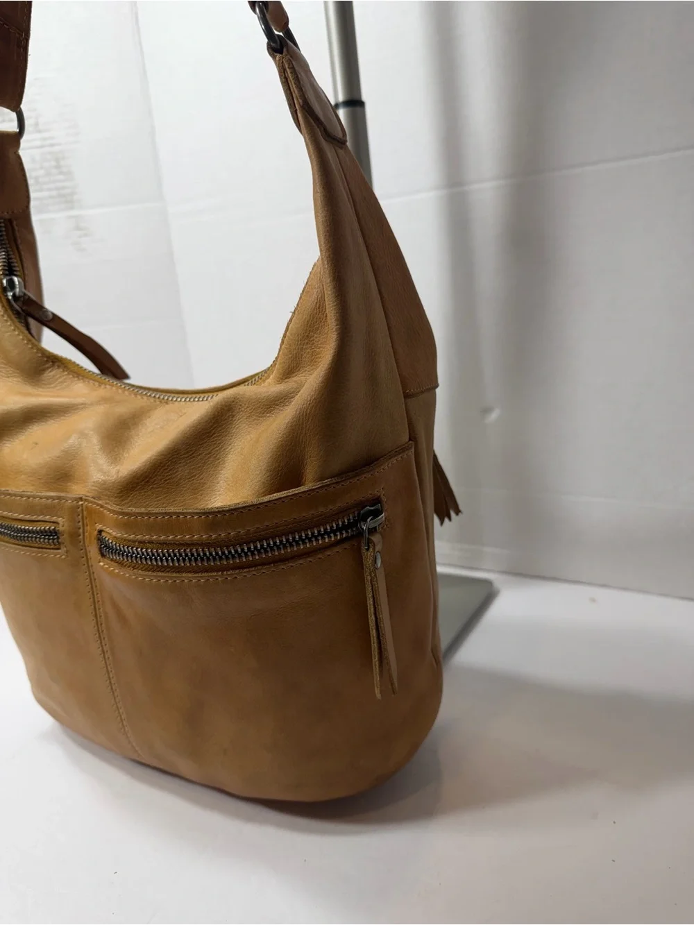 Latico USA  Tan Leather crossbody Bag - Picture 2 of 6